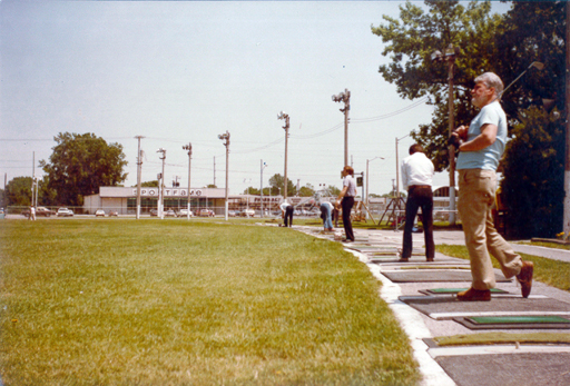 The driving range at Par 3 Golf Course. The shopping center, with Sportfame, is across Talmadge Road. Photo by the author, 1983. 
